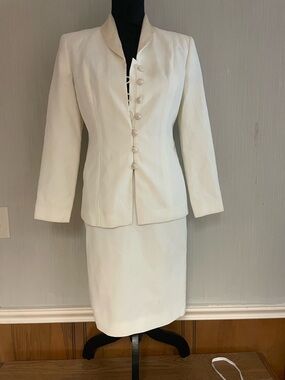 Vintage Talbots Petite Ivory Skirt Suit Women’ Size 2 Blazer Jacket Pencil Skirt